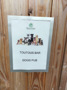 Le Toutou Bar