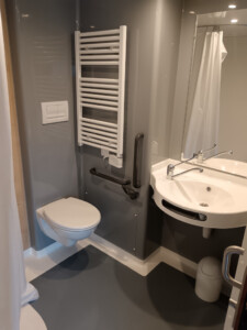 Lavabo et wc PMR